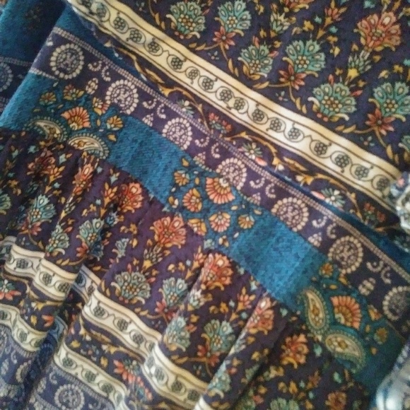 Cute patterned dress - Picture 3 of 3